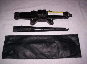 01-10 CHYSLER PT CRUISER EMERGENCY SPARE TIRE JACK LUG WRENCH AND STORAGE CASE - Picture 1 of 1