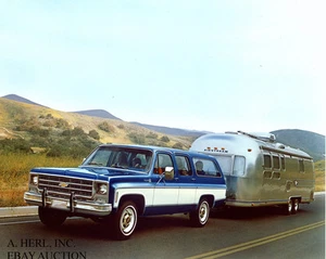 Chevrolet Suburban 1976 & Airstream camper – introduction Model Year 1976 –photo - Picture 1 of 1