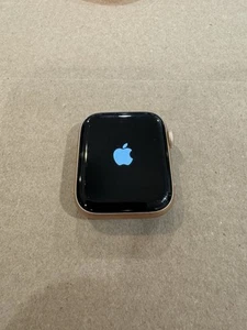 Apple Watch Series 5 44mm Rose Gold - Locked - For Parts - Photo 1 sur 11