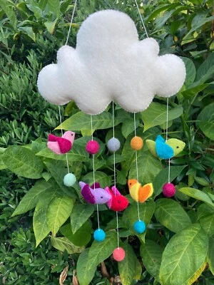 Fieltro Nube Gotas de Lluvia Niños Móvil con Pájaros y Bolas con Colores Arco Iris Foto 1 de 4