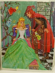 Lot of 2 - frame tray puzzles Sleeping Beauty & Cinderella VTG good condition - Picture 1 of 2