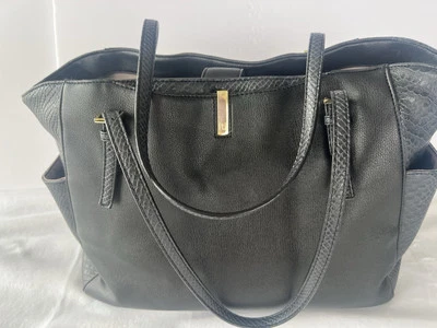 Bolso de Mano Tutilo New York Take Away Monocromo Negro Cuero Vegano Dorado Serpiente Foto 1 de 4