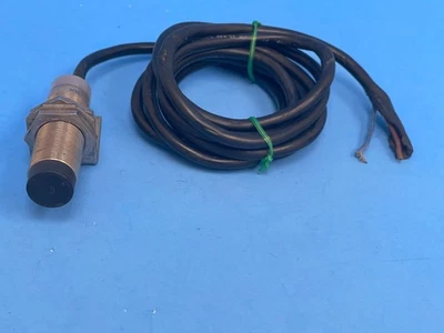 Eaton E57LAL18A2E Inductive Proximity Sensor - Image 1 of 4