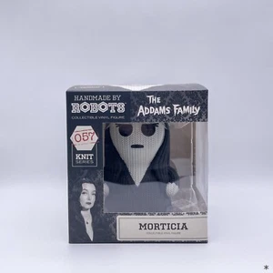 Hecho a mano por robots The Addams Family Morticia #057 serie tejida nuevo - Imagen 1 de 6