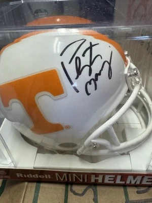 Minicasco firmado con autógrafo por Peyton Manning TN VOLS con 18 hologramas Foto 1 de 2
