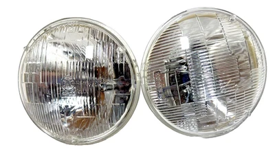 GM Chevrolet Atlas Wagner Pair Sealed Beam Headlight Bulbs 3-Prong OEM Parts - Image 1 of 4