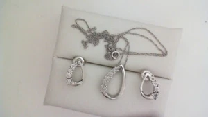 10K WHITE GOLD DIAMOND EARRINGS & PENDANT with 18" 10Kt chain - Picture 1 of 2