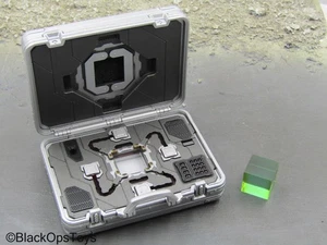 1/6 Scale Toy Avengers Nick Fury - Green Tesseract w/Briefcase - Picture 1 of 6