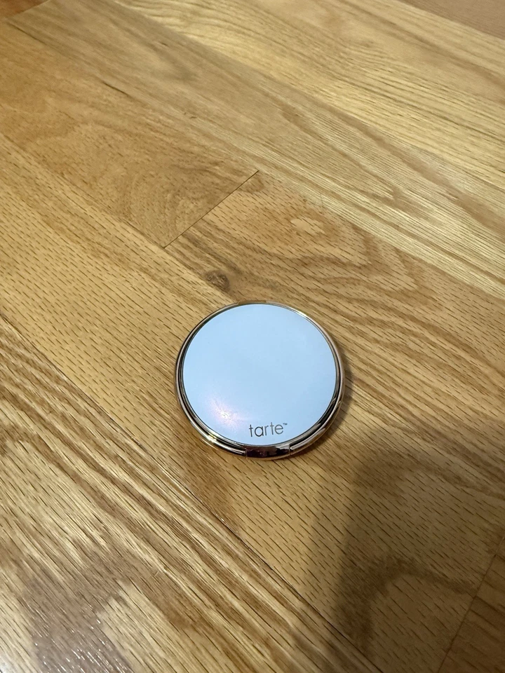 Base en polvo desenfocante de arcilla amazónica neutra media Tarte 32N Foto 1 de 3