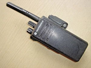 Motorola DP4400 UHF 403-527MHz DMR Digital c/w Akku Antenne, Gürtelclip etc - Bild 1 von 9