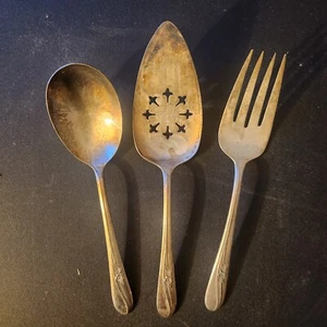 H & T Mfg Co. Meadow Flower Serving Pie & Salad Serving Set 3 Pieces Silverplate - Picture 1 of 8