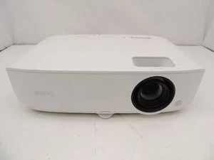 152 Hrs - BenQ MW526AE DLP 3300 Lumens 15000:1 1280x800 Projector HDMI VGA - Picture 1 of 9
