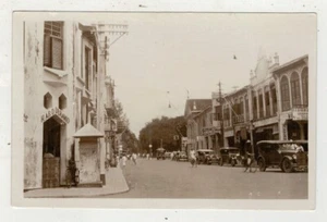 Medan Sumatra mit viele alte Auto's - Bild 1 von 2