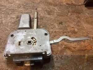 Cerradura puerta corredera original VW BUS T2 año 70-73 VW NUEVO - Imagen 1 de 2