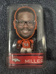 Von Miller Denver Broncos FOCO Bobblehead NFL Forever da collezione - Foto 1 di 5