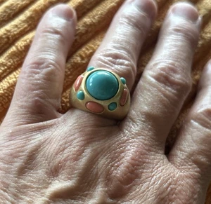 GLOW BY SHEILA FAJL GOLD TONE FAUX TURQUOISE CORAL RING Size 8 - Picture 1 of 6