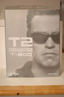 Hot Toys SideShow T2 Terminator 2 Judgment Day T-800 1/6  MMS117 "PLEASE READ" - Image 1 of 4