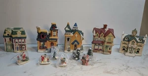 Vintage seltenes beleuchtetes Weihnachtsdorf Set 12-teilig  - Bild 1 von 15