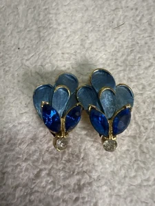 Vintage Blue Enamel Rhinestone Screw Back Earrings Gold Tone Petal Design - Picture 1 of 8