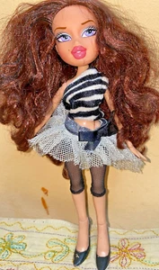 BAMBOLA "BRATZ " MGA, "Festa di Compleanno", "PHOEBE", VINTAGE 2001 - Foto 1 di 4