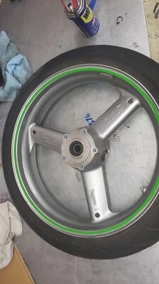 Llanta delantera para Triumph Speed Triple 955i se adapta a 2001 2002 2003 2004 Foto 1 de 4