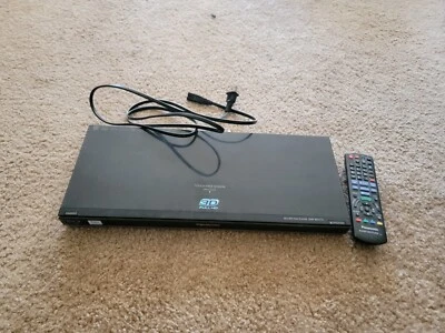 Panasonic DMP-BDT215P Reproductor Blu-Ray 3D con mando a distancia y cable de alimentación en caja original Foto 1 de 4