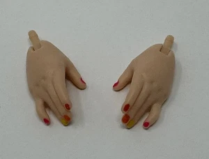Muñeca Rainbow High SE Doble Laurel Devious Manos de Repuesto Pálida O ÚNICA - Imagen 1 de 3