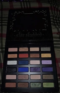 Kat Von D KVD Star Studded Eyeshadow Book Palette mit 24 verschiedenen Farbtönen - Bild 1 von 6