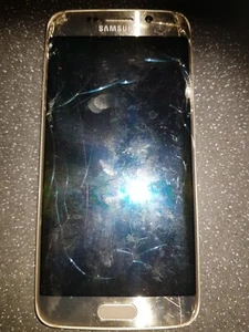 Samsung Galaxy S6 gold broken, for parts - Picture 1 of 2