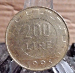 CIRCULATED 1995 200 LIRA ITALIAN COIN (32717)12...... - Picture 1 of 3