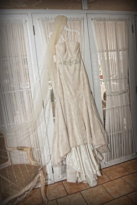 Truly Zac Posen Geometric Corded Wedding Dress - Image 1 of 4