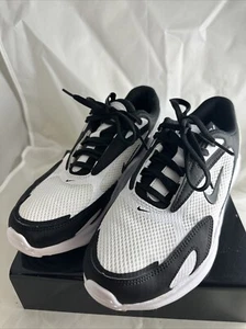 Nike Air Max Bolt Running Shoes in Black/White Size 8 New Women’s - Picture 1 of 8