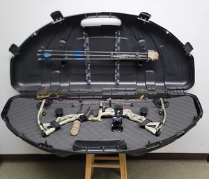 Bowtech Archery Heartbreaker Right Handed Compound Bow - Picture 1 of 13