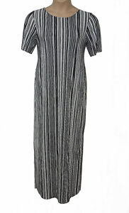 Essence Evans Womens Plisse Pleated Maxi Dress size 16 Black White Stripes Bnwot