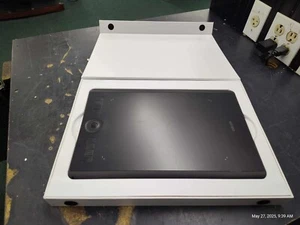 Wacom Intuos Pro Bluetooth disegno grafico tablet nero PHB-660 - 2017 - Foto 1 di 7