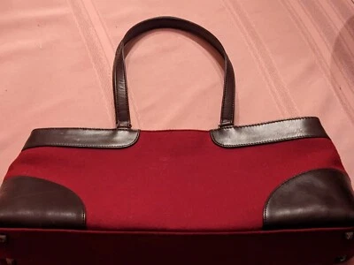 Bolso de Hombro Y2k Banana Republic Lana Escarlata con Borde de Cuero Marrón Foto 1 de 4