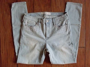 Womens Abercrombie & Fitch jeans Size 10 NWT - Picture 1 of 2