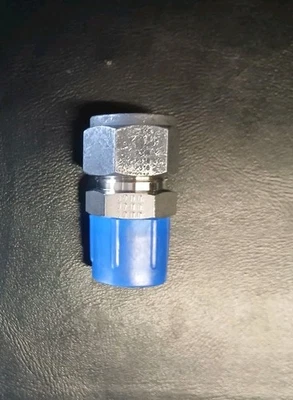 Box of 10 Parker 10-8 Fbz-Ss 1/2" X 5/8" Cpi X Mnpt 316 Stainless Steel Fittings - Image 1 of 4