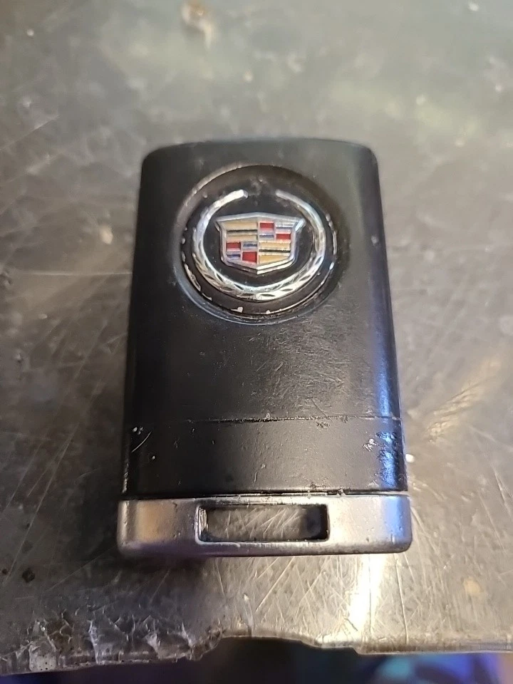 ORIGINAL CADILLAC  FOB WORKS OEM WORKS TESTED - Image 1 of 4