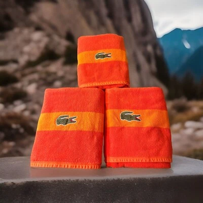Lacoste bath towels set of 3 green alligator embroidered on the front 29.5 x 48” - Image 1 of 4