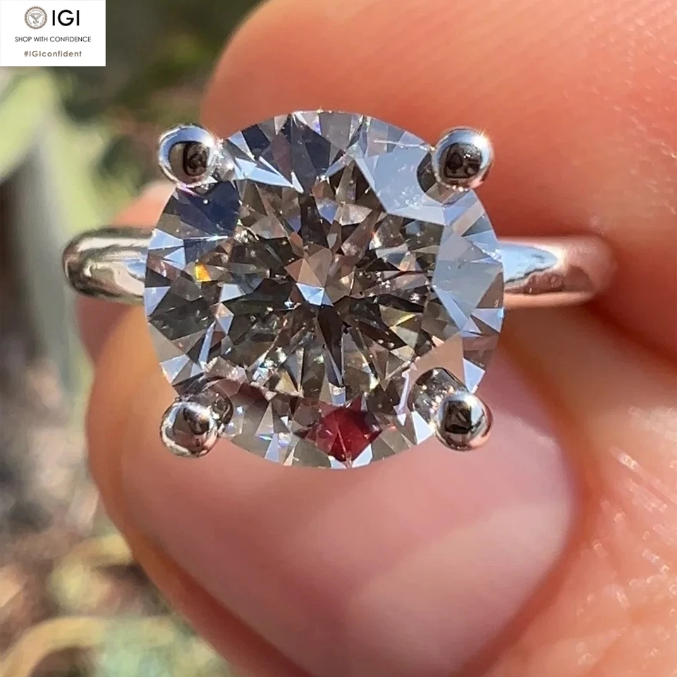 IGI 2.00Ct Round D VS1 Lab Grown Diamond Engagement Ring In Solid 14K White Gold - Image 1 of 4
