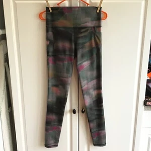 Medias ATHLETA Salutation Stash para mujer talla S/T multicolor ¡USADAS EN EXCELENTE ESTADO!! - Imagen 1 de 4