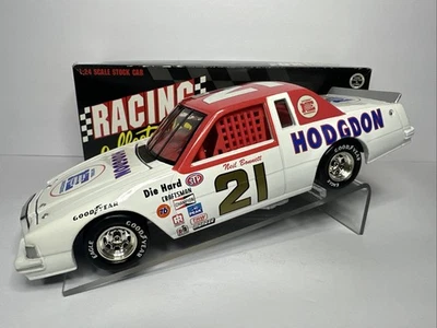 1982 Neil Bonnett #21 Hodgdon Ford Thunderbird RCCA NASCAR Diecast 1:24 CWC - Image 1 of 4