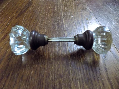 Manija de puerta de vidrio y latón de colección 12 puntos 2 pomos de puerta de cristal de 2" con eje de 6" L Foto 1 de 4