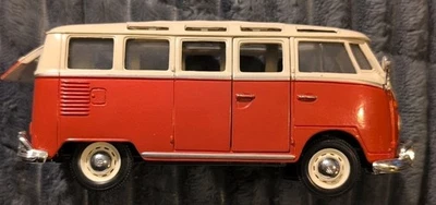 VOLKSWAGEN VW SAMBA BUS VAN RED AND WHITE 1/25 DIECAST MODEL BY MAISTO 31956 - Image 1 of 4