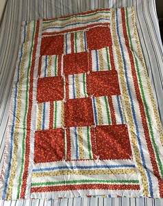 Vintage Small Patchwork Quilted Floral Patchwork Throw Blanket 52 x 38" - Picture 1 of 6