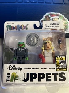 Muppets Formal Kermit & Ms. Piggy Minimates 2 Pack SDCC 2016 Disney Toys R Us - Picture 1 of 9