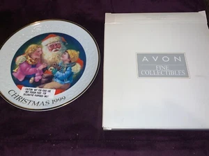 Avon 1999 Christmas "SANTA'S TENDER MOMENT" 22K Gold Trim Plate, NIB - Picture 1 of 5