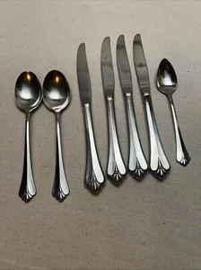 7 Pcs Oneida Community ROYAL FLUTE Stainless Flatware Dinner Spoons Knives - Picture 1 of 2