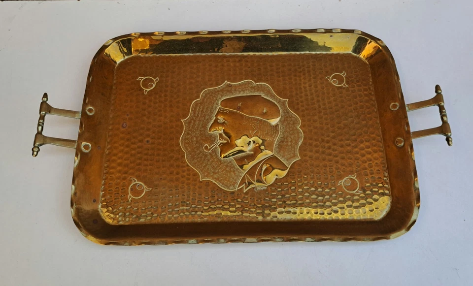 PLATEAU EN LAITON DÉCOR BASQUE SIGNÉ G. LHOSTE - Photo 1/4